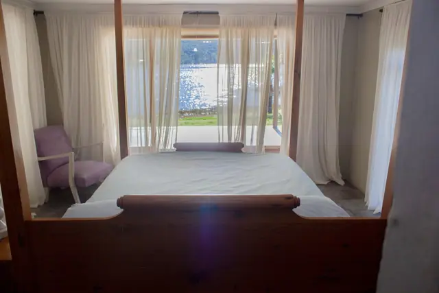Lotz-Inn, main bedroom bed view